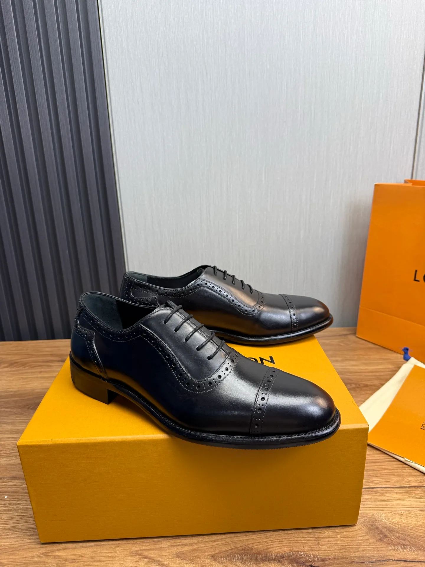 Men's shoes💰760💰 LV. Men's business casual leather shoes, 1:1 shipment ⬆️Luxurious and noble👞All imported original brand leather, just to create a more comfortable wearing experience, upper: original cowhide ➕Imported full cow lining, original leather outsole ✔️36-45 (38.45 non-refundable)
